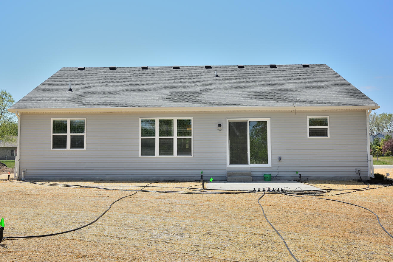 802 5 Mile Road Caledonia, WI 53402 - Photo 22 of 27 Exterior