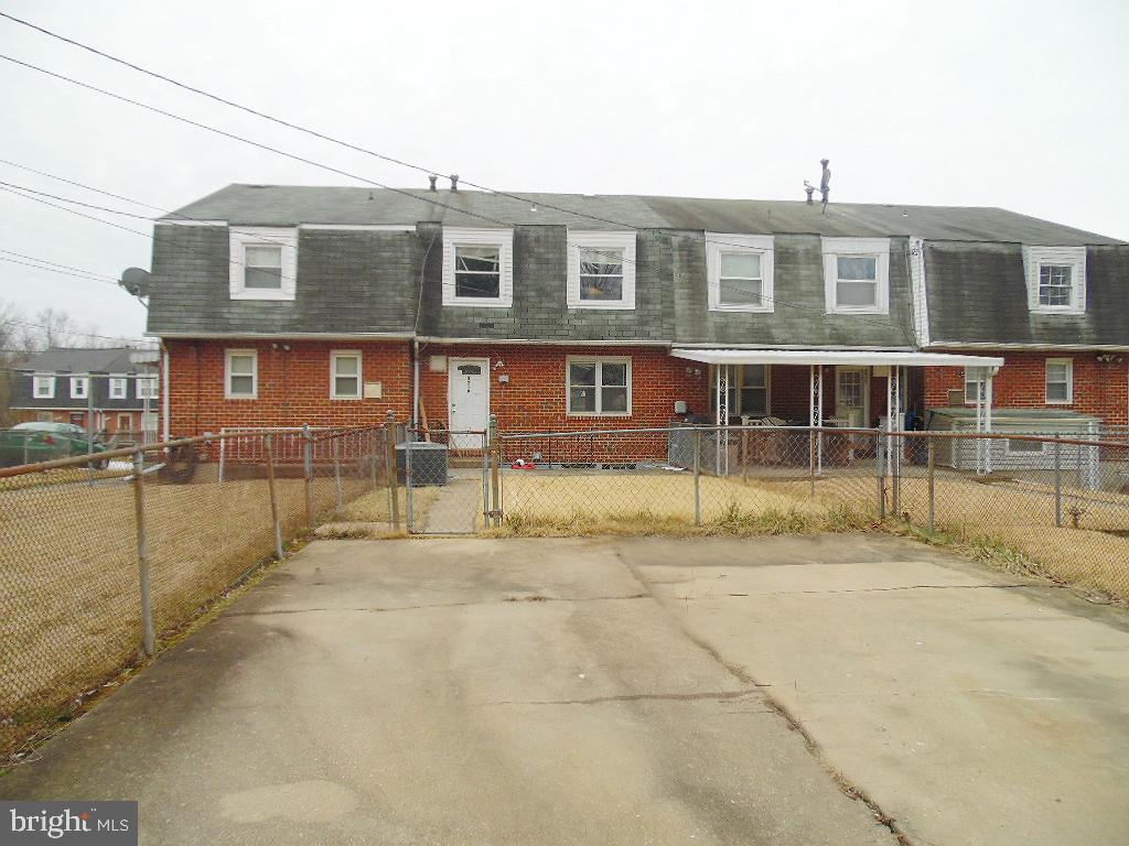 5719 Van Dyke Road Baltimore, MD 21206 - Photo 4 of 6 Rear