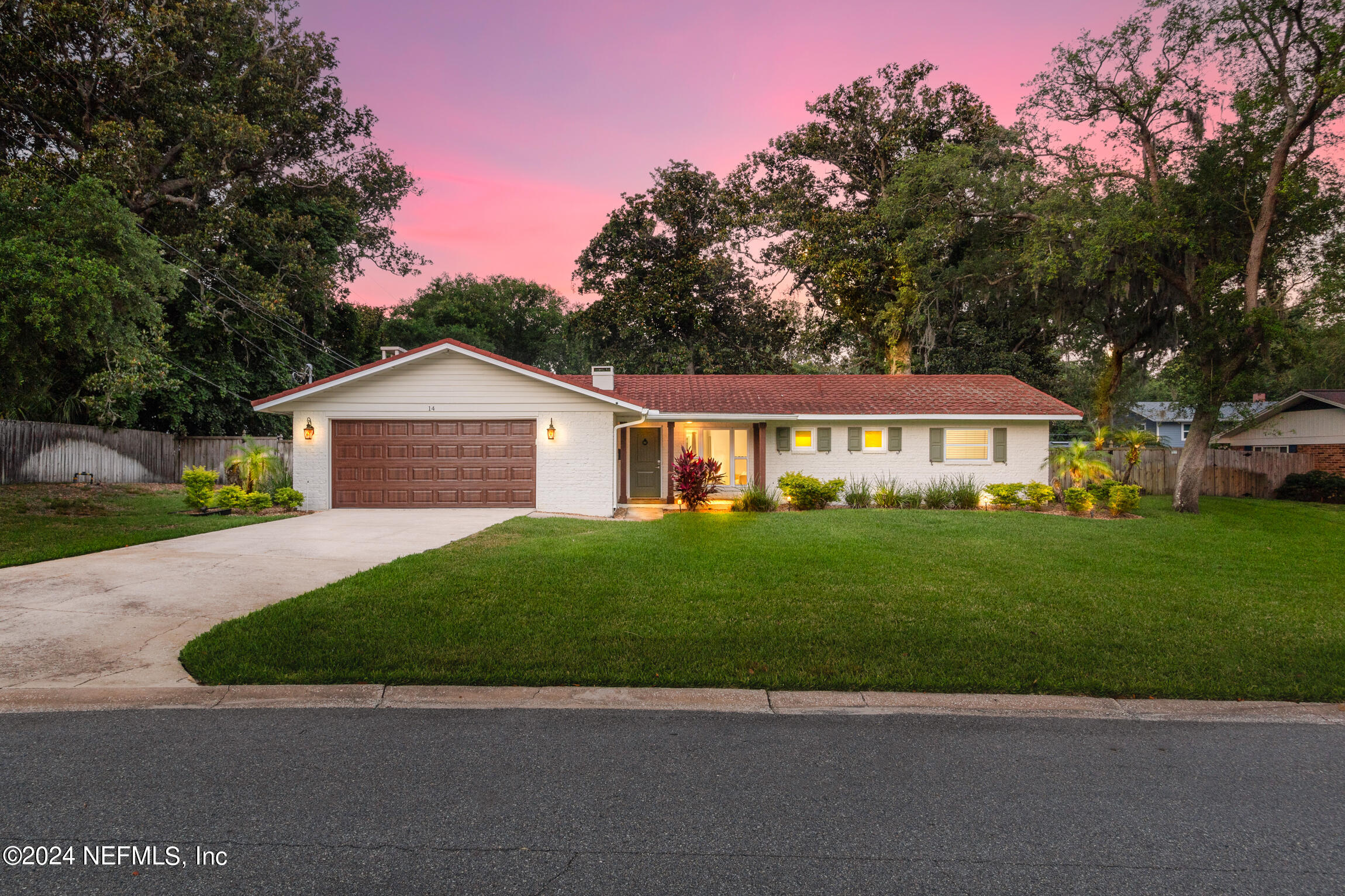 14 Park Terrace Drive St. Augustine, FL 32080 - Photo 3 of 42 a front view of a house with a yard