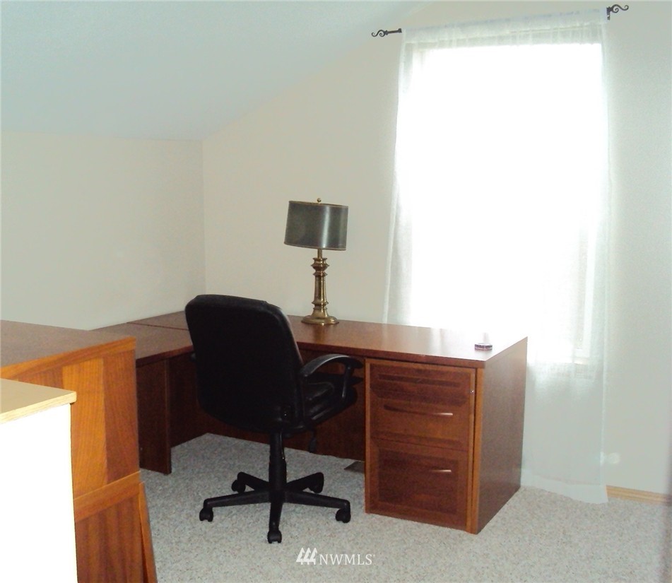 12229 Northeast 169th Street Bothell, WA 98011 - Photo 11 of 15 Gallery Image 11