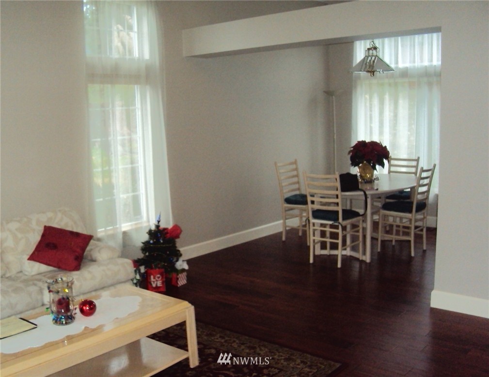 12229 Northeast 169th Street Bothell, WA 98011 - Photo 4 of 15 Gallery Image 4