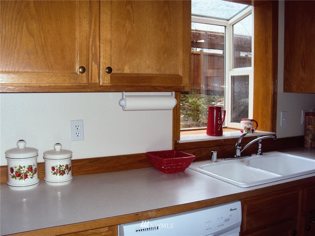 12229 Northeast 169th Street Bothell, WA 98011 - Photo 8 of 15 Gallery Image 8