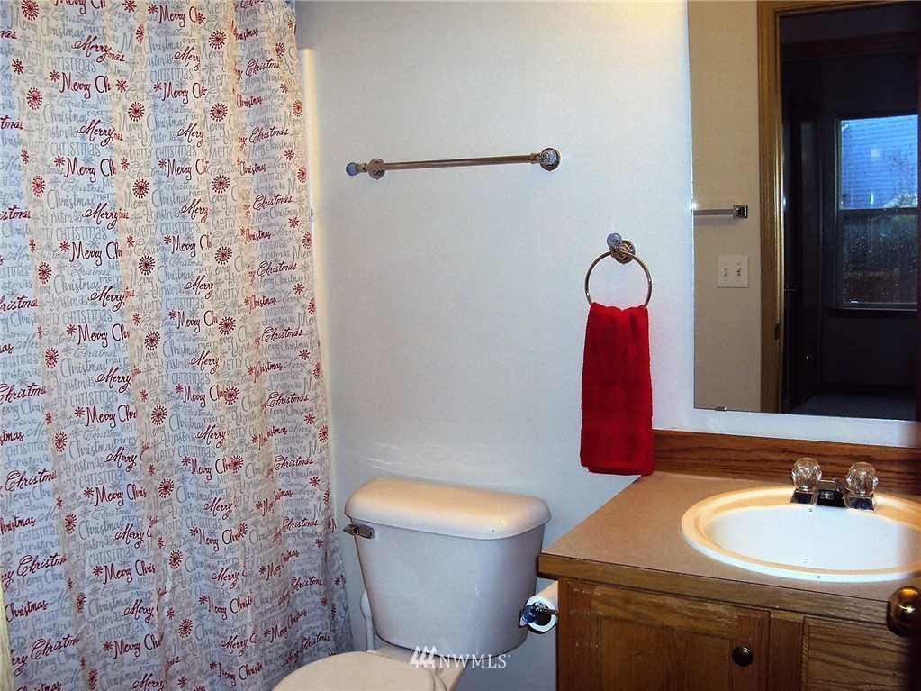12229 Northeast 169th Street Bothell, WA 98011 - Photo 10 of 15 Gallery Image 10
