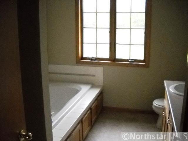 517 McCutcheon Road Hudson, WI 54016 - Photo 5 of 9 Gallery Image 5