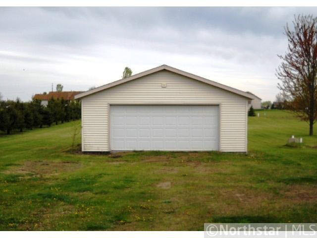 517 McCutcheon Road Hudson, WI 54016 - Photo 8 of 9 Gallery Image 8