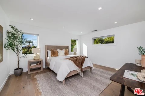 $3,275,000 | 935 South Burnside Avenue, Los Angeles, CA 90036