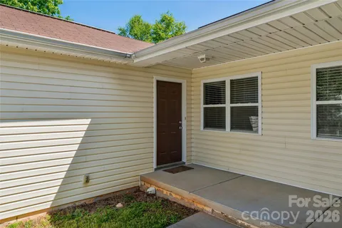 $395,000 | 329 West McNeely Avenue, Mooresville, NC 28115