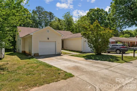 $395,000 | 329 West McNeely Avenue, Mooresville, NC 28115