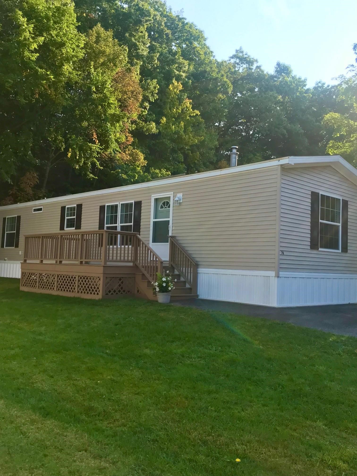 76 Hayes Park Exeter, NH 03833 - Photo 7 of 14 Gallery Image 7