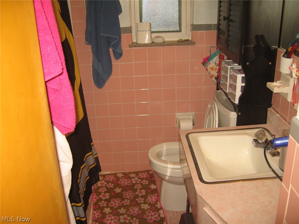 7611 Ackley Road Parma, OH 44129 - Photo 7 of 16 Gallery Image 7