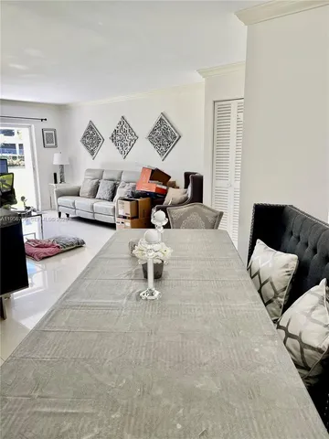 $2,400 | 7328 Southwest 82nd Street, Unit B113, Miami, FL 33143