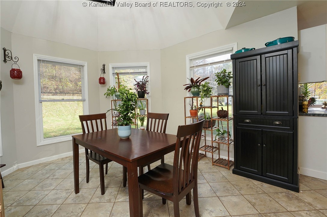 1117 Trace Fork Road Charleston, WV 25320 - Photo 6 of 28 Gallery Image 6