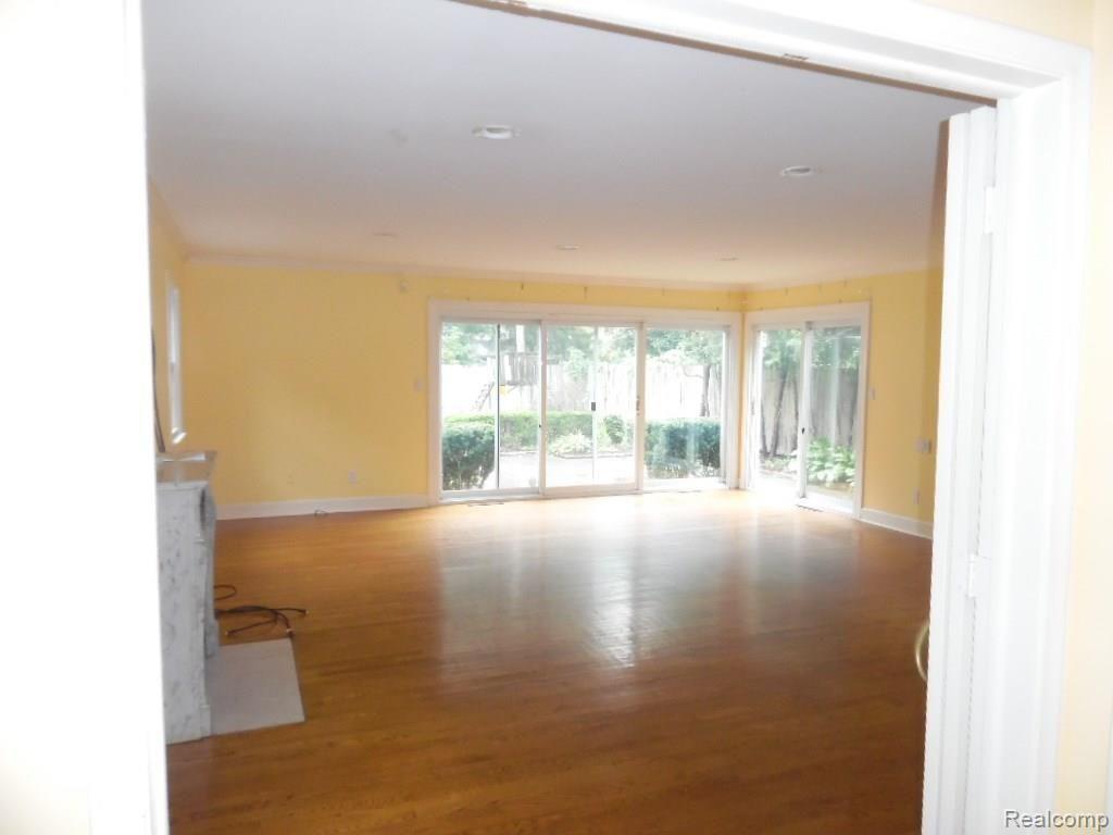 704 Neff Road Grosse Pointe, MI 48230 - Photo 22 of 42 SAM_4258.JPG
