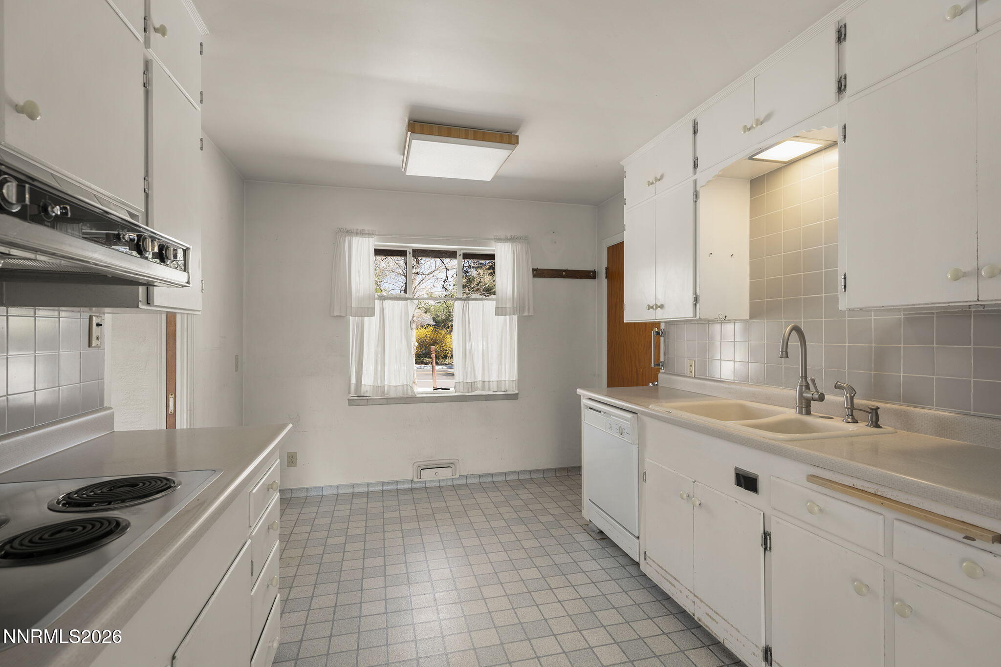 1850 California Avenue Reno, NV 89509 - Photo 8 of 30 10-web-or-mls-_DSC5034