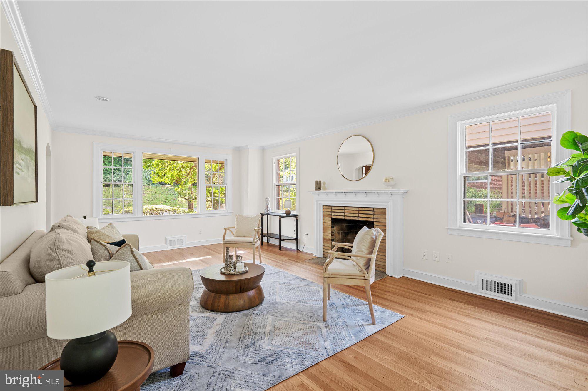 9334 Harvey Road Silver Spring, MD 20910 - Photo 12 of 53