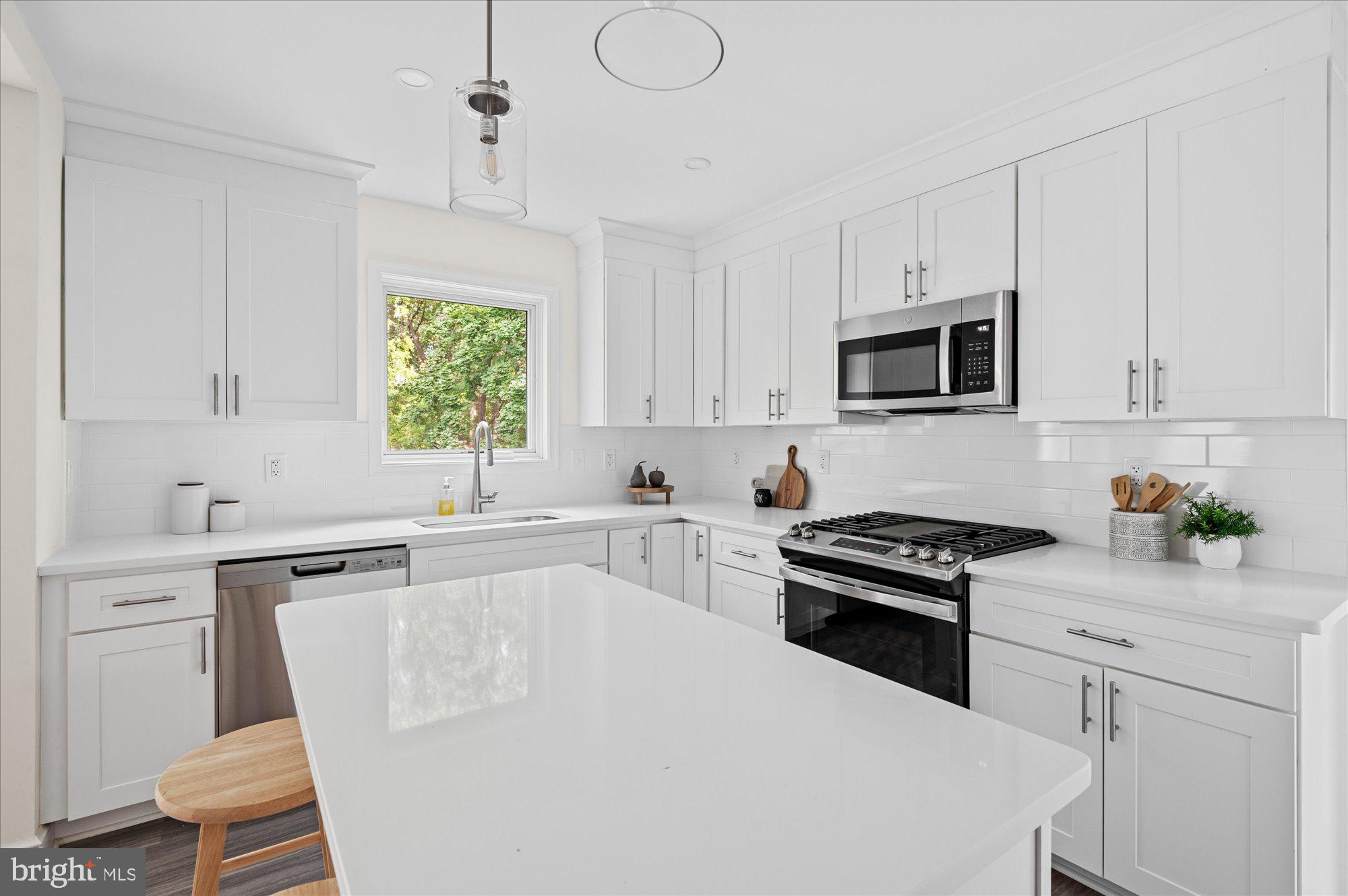 9334 Harvey Road Silver Spring, MD 20910 - Photo 18 of 53