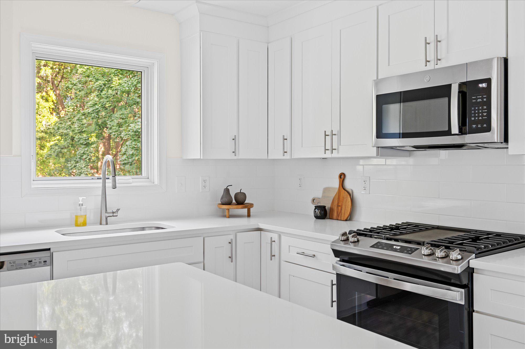 9334 Harvey Road Silver Spring, MD 20910 - Photo 19 of 53