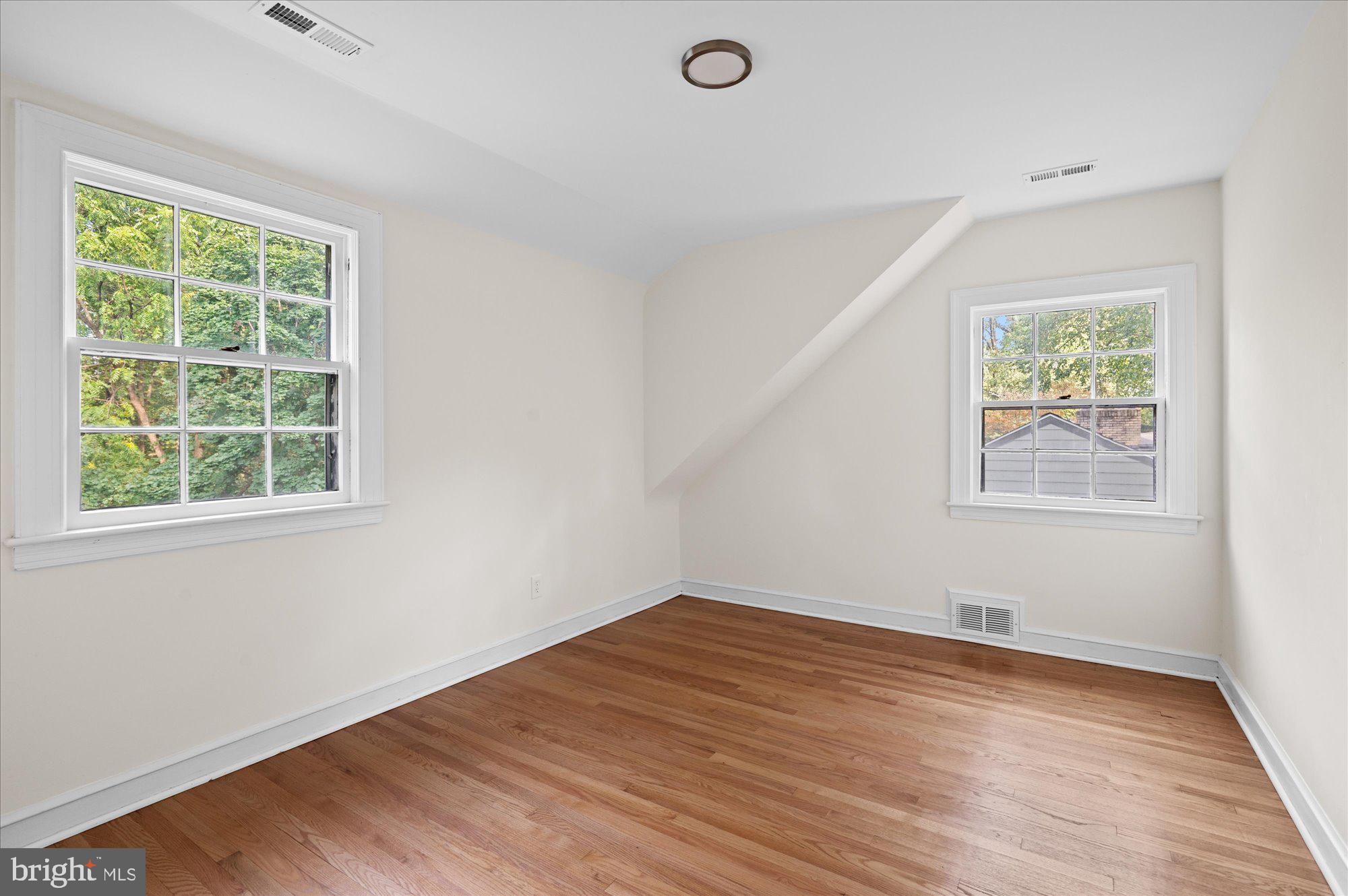 9334 Harvey Road Silver Spring, MD 20910 - Photo 35 of 53