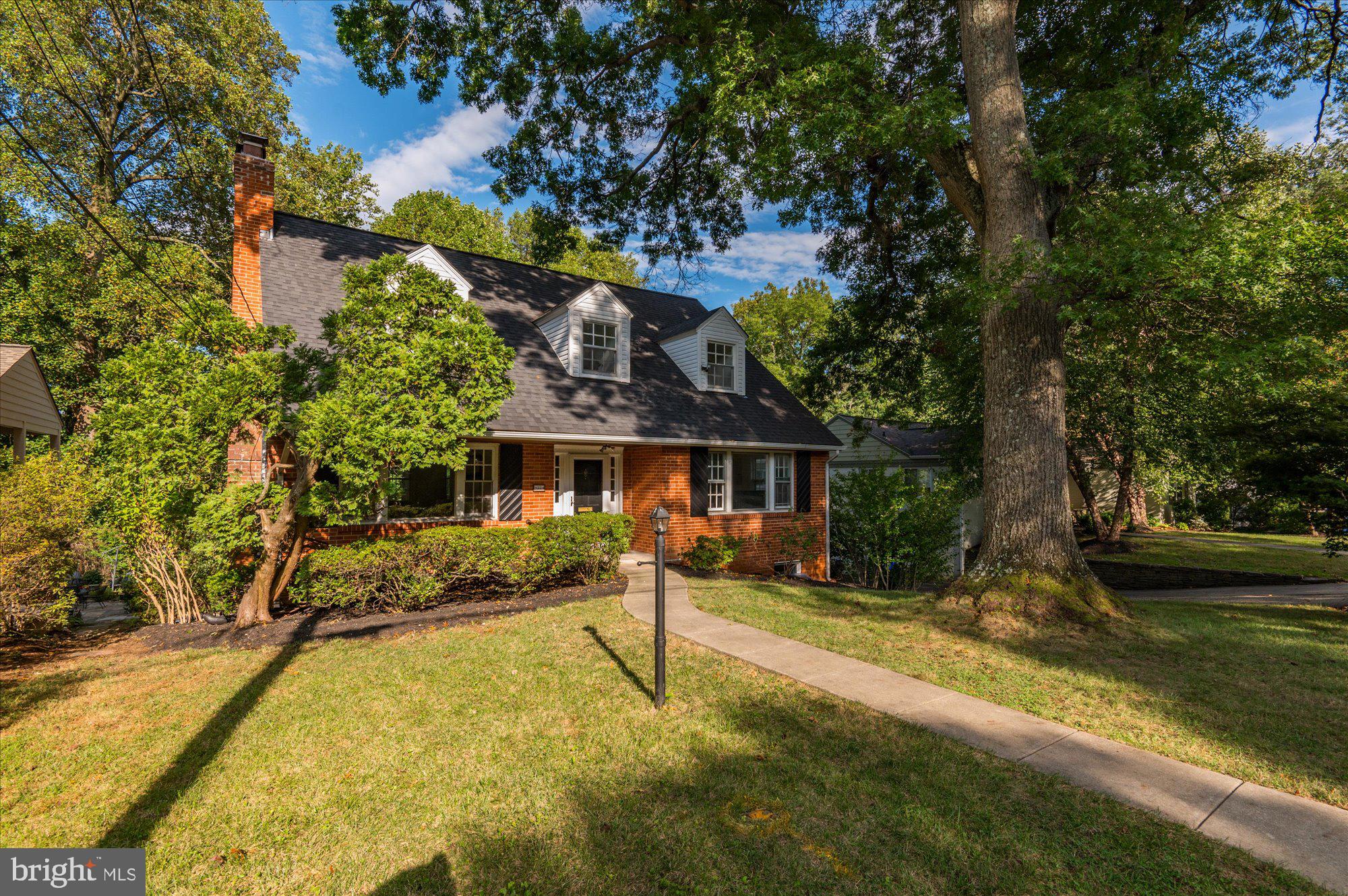 9334 Harvey Road Silver Spring, MD 20910 - Photo 4 of 53