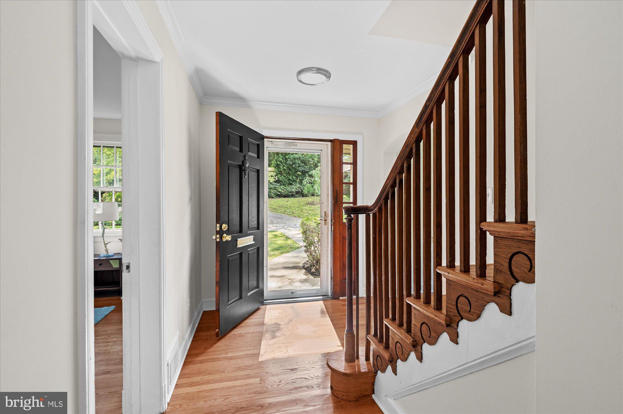 9334 Harvey Road Silver Spring, MD 20910 - Photo 5 of 53