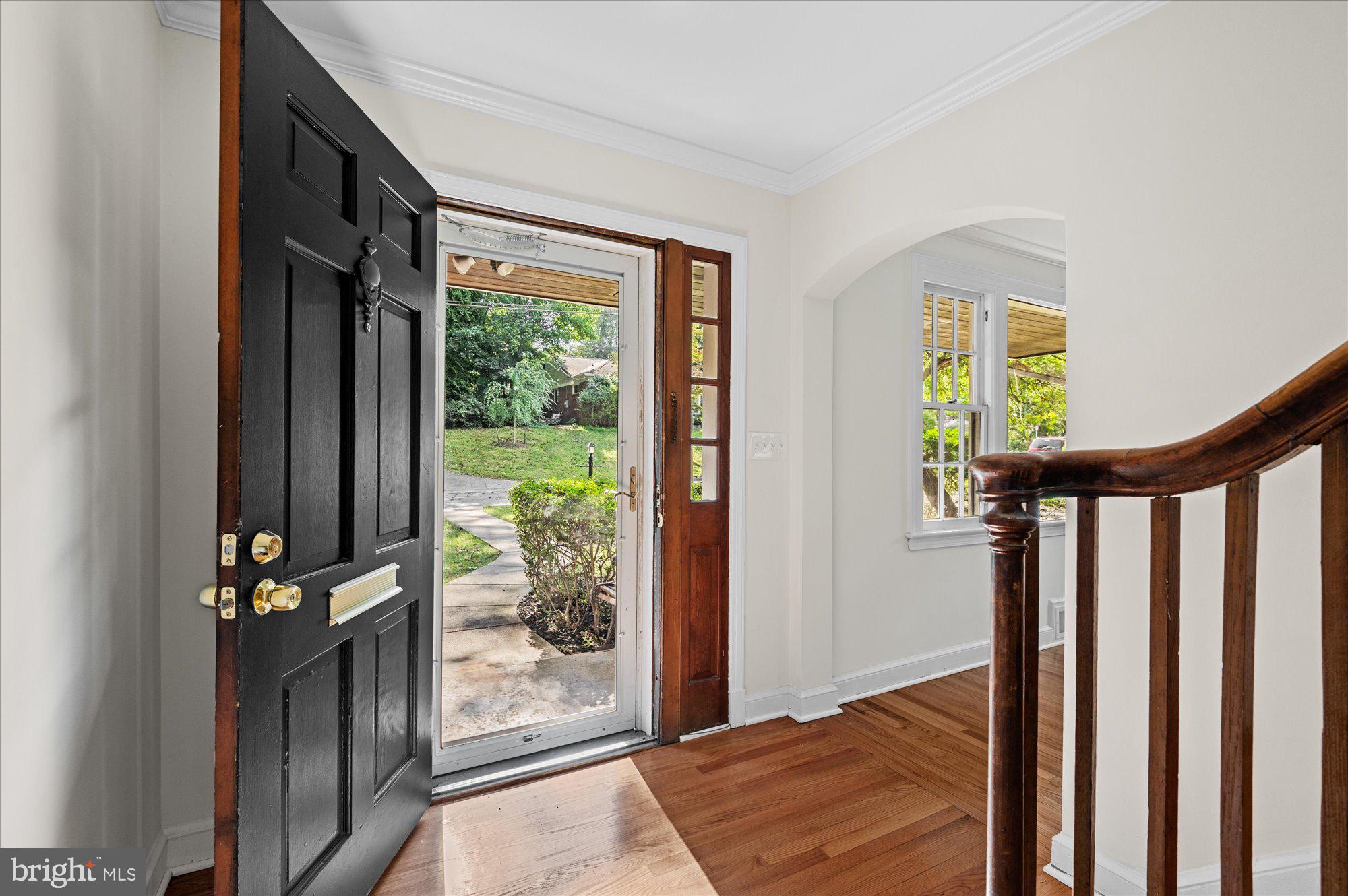 9334 Harvey Road Silver Spring, MD 20910 - Photo 6 of 53