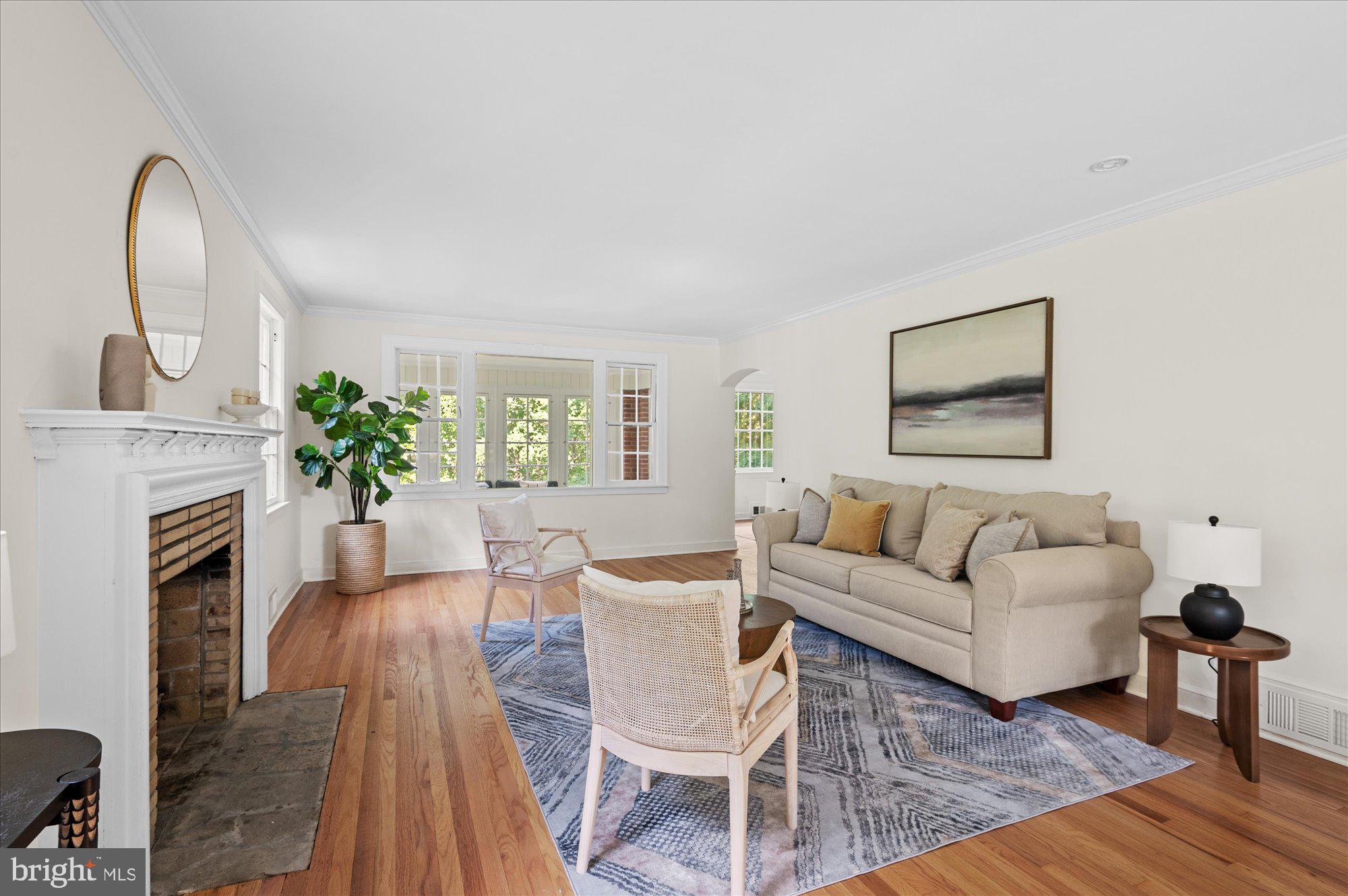 9334 Harvey Road Silver Spring, MD 20910 - Photo 10 of 53