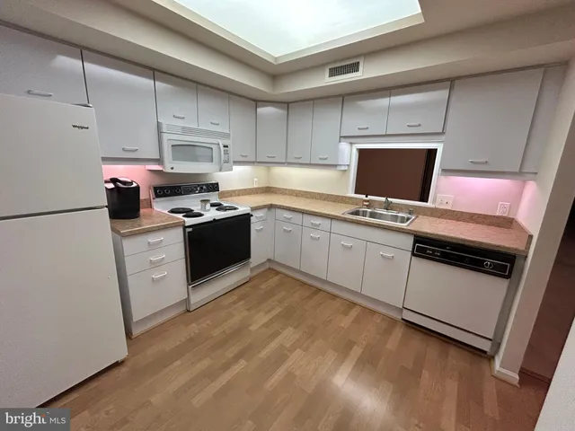 $2,200 | 1100 Lovering Avenue, Unit 204, Wilmington, DE 19806