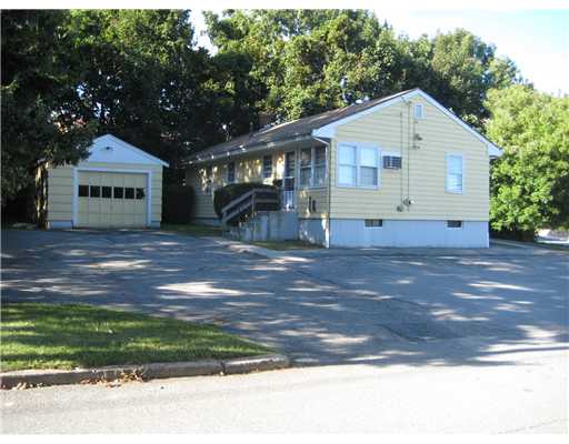 700 Main Road Tiverton, RI 02878 - Photo 3 of 4 Exterior Back.