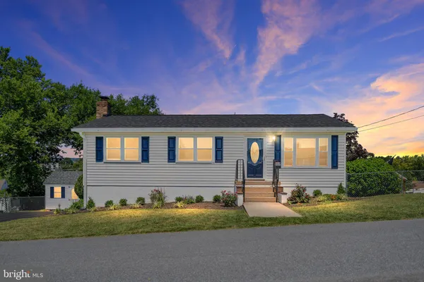 $2,350 | 337 Lee Street, Strasburg, VA 22657