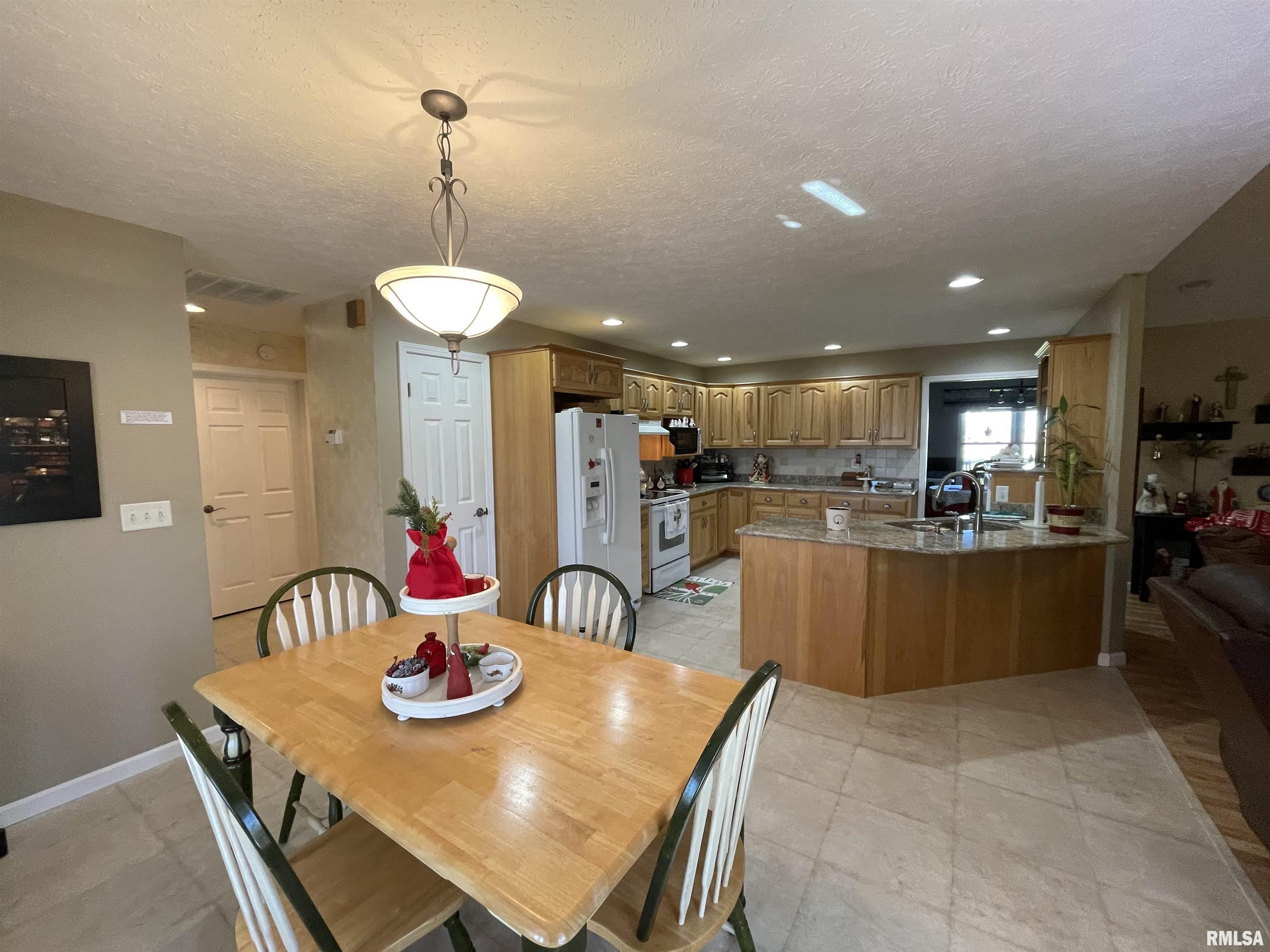 16061 Caplinger Pond Road Marion, IL 62959 - Photo 12 of 35 Gallery Image 12