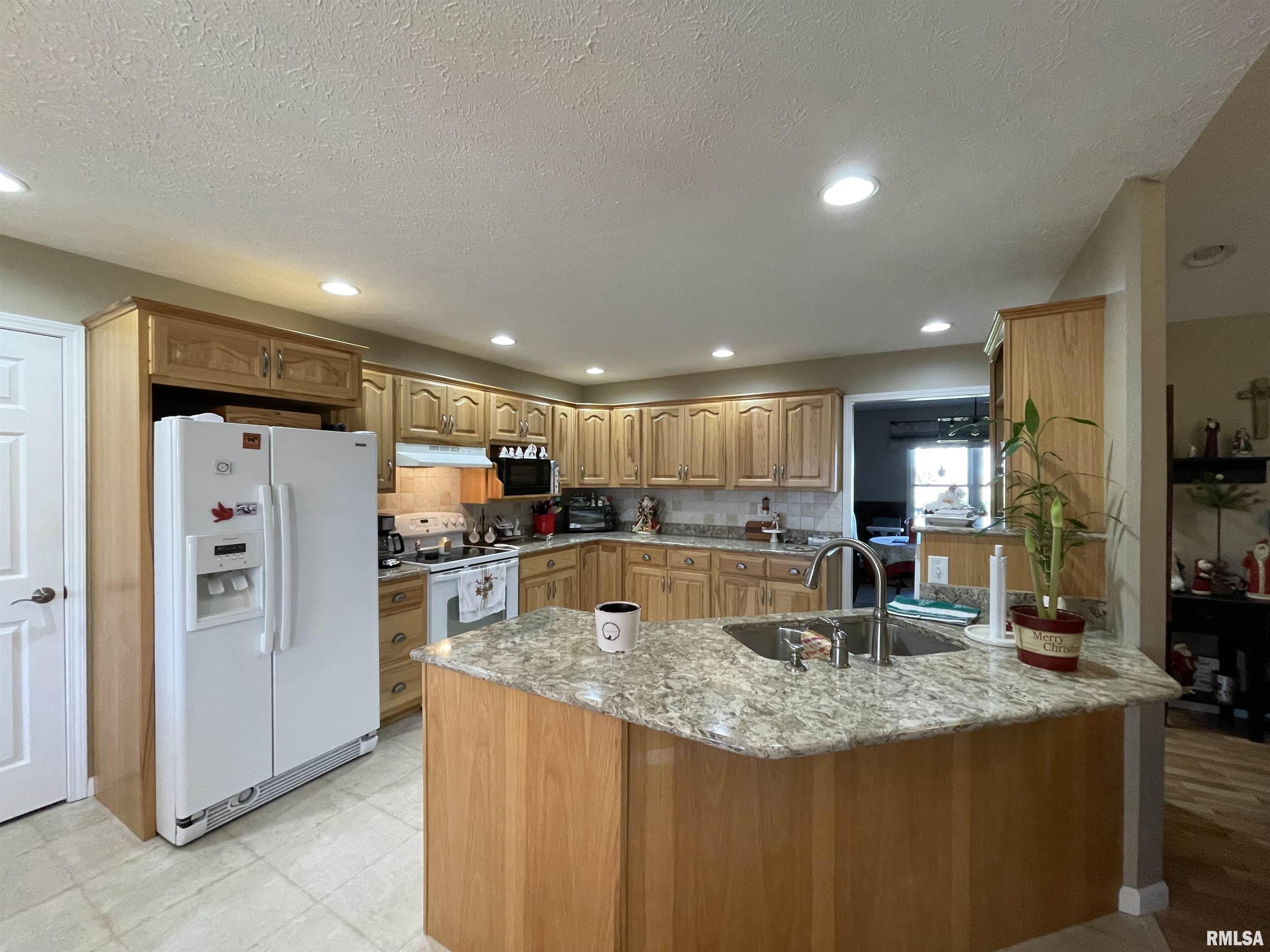 16061 Caplinger Pond Road Marion, IL 62959 - Photo 8 of 35 Gallery Image 8