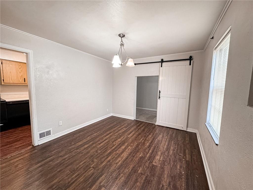 2710 Henderson Road White Oak, PA 15131 - Photo 5 of 15