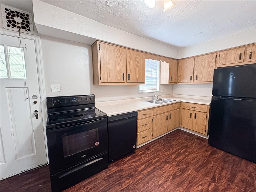 2710 Henderson Road White Oak, PA 15131 - Photo 9 of 15