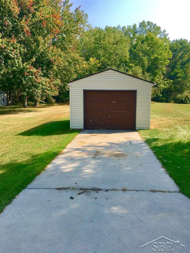 755 South Miller Road Saginaw, MI 48609 - Photo 12 of 15 31331200-11.JPG