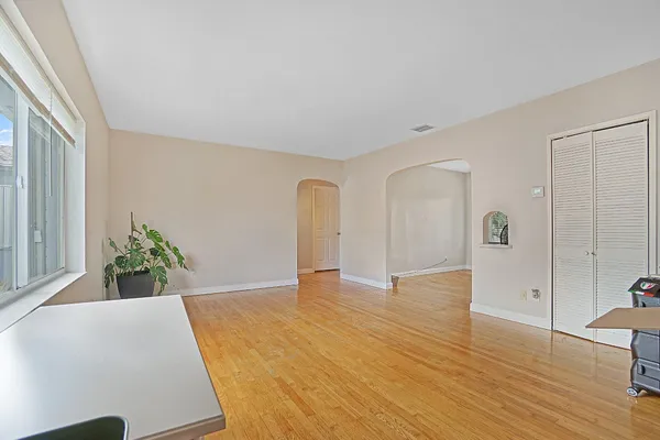 $2,100 | 530 Southwest 10th Street, Unit 3B, Miami, FL 33130