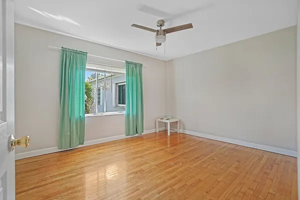 $2,100 | 530 Southwest 10th Street, Unit 3B, Miami, FL 33130