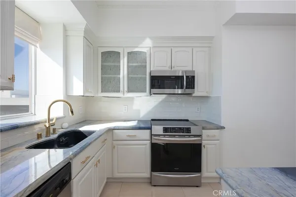$710,000 | 388 East Ocean Boulevard, Unit 703, Long Beach, CA 90802