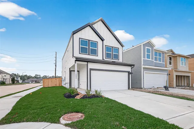 $2,400 | 7554 Linda Lake, Humble, TX 77346