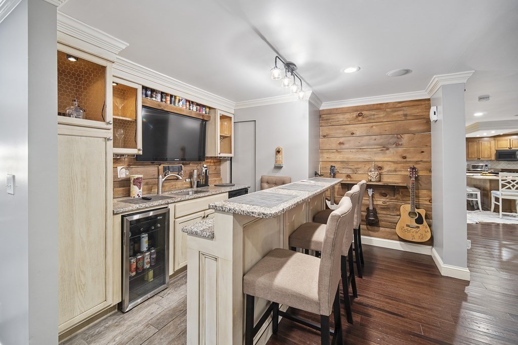 390 Cooper Road Northbridge, MA 01534 - Photo 10 of 34 a kitchen with a stove and a refrigerator