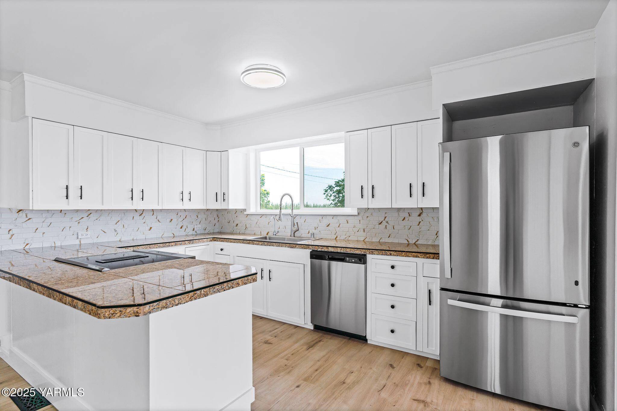 650 White Road Zillah, WA 98953 - Photo 17 of 39 Kitchen