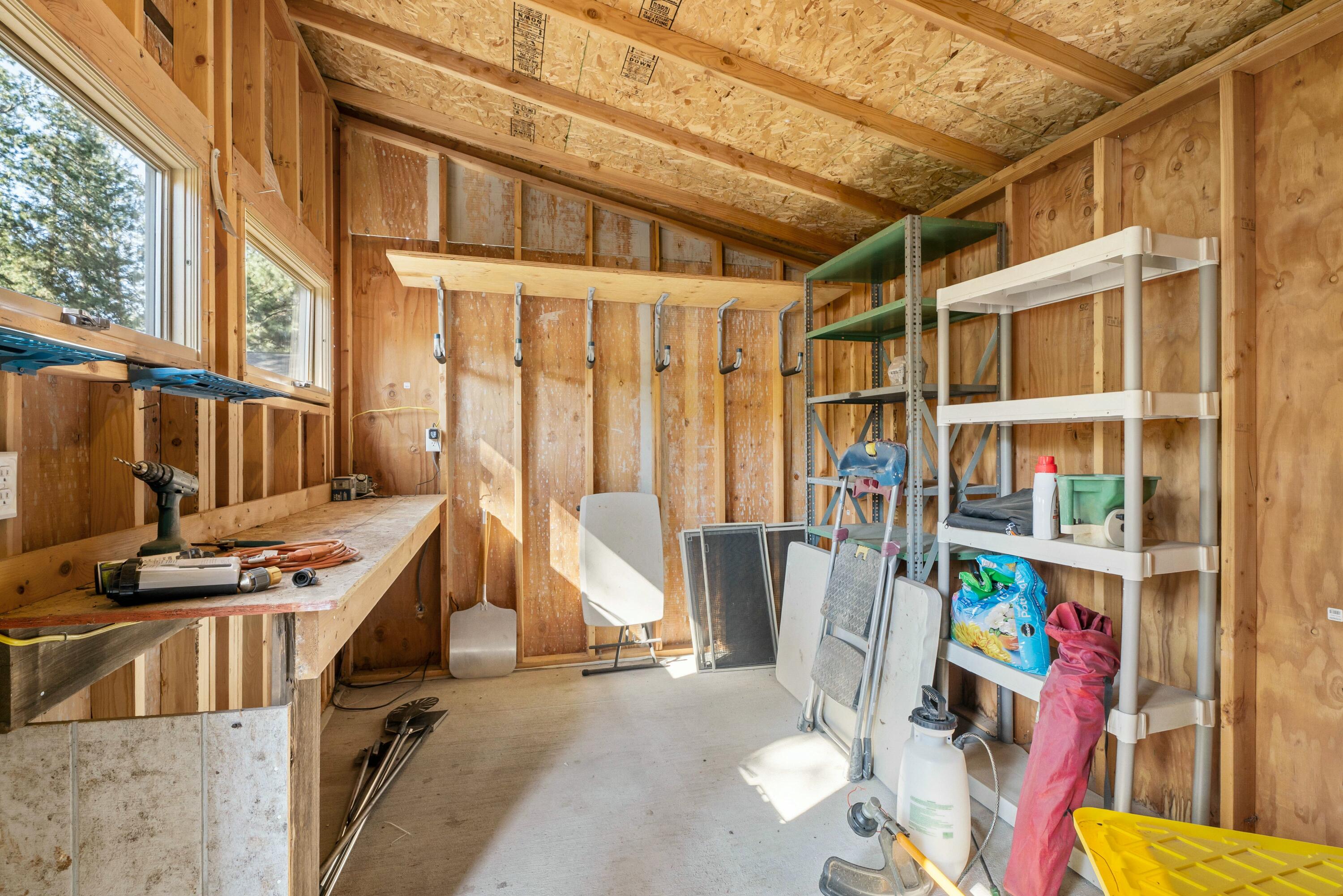 19321 Apache Road Bend, OR 97702 - Photo 30 of 44 Inside Shed