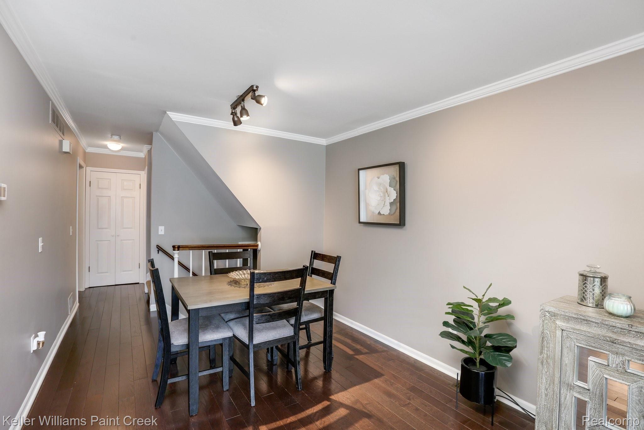 1286 Brook Lane Rochester, MI 48306 - Photo 6 of 30 1286+Brook+Ln+Rochester+Hills-8-web.jpg