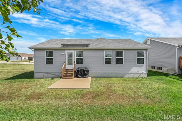 $347,500 | 1007 Sweet River Drive, St. Paul, MO 63366