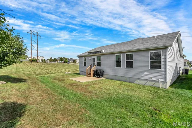 $347,500 | 1007 Sweet River Drive, St. Paul, MO 63366