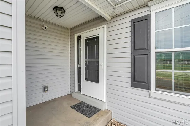 $347,500 | 1007 Sweet River Drive, St. Paul, MO 63366