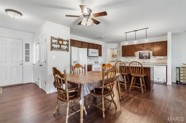 $347,500 | 1007 Sweet River Drive, St. Paul, MO 63366