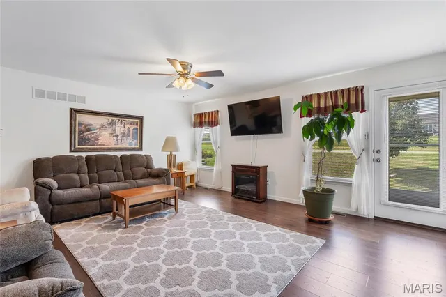 $347,500 | 1007 Sweet River Drive, St. Paul, MO 63366