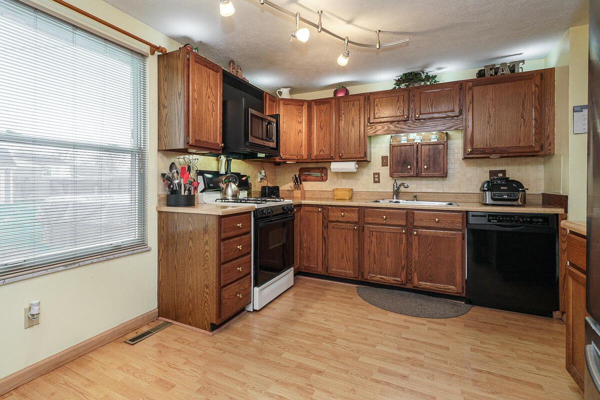 2908 Renfro Road Columbus, OH 43232 - Photo 12 of 32 2908_Renfro_Rd_25_of_35_
