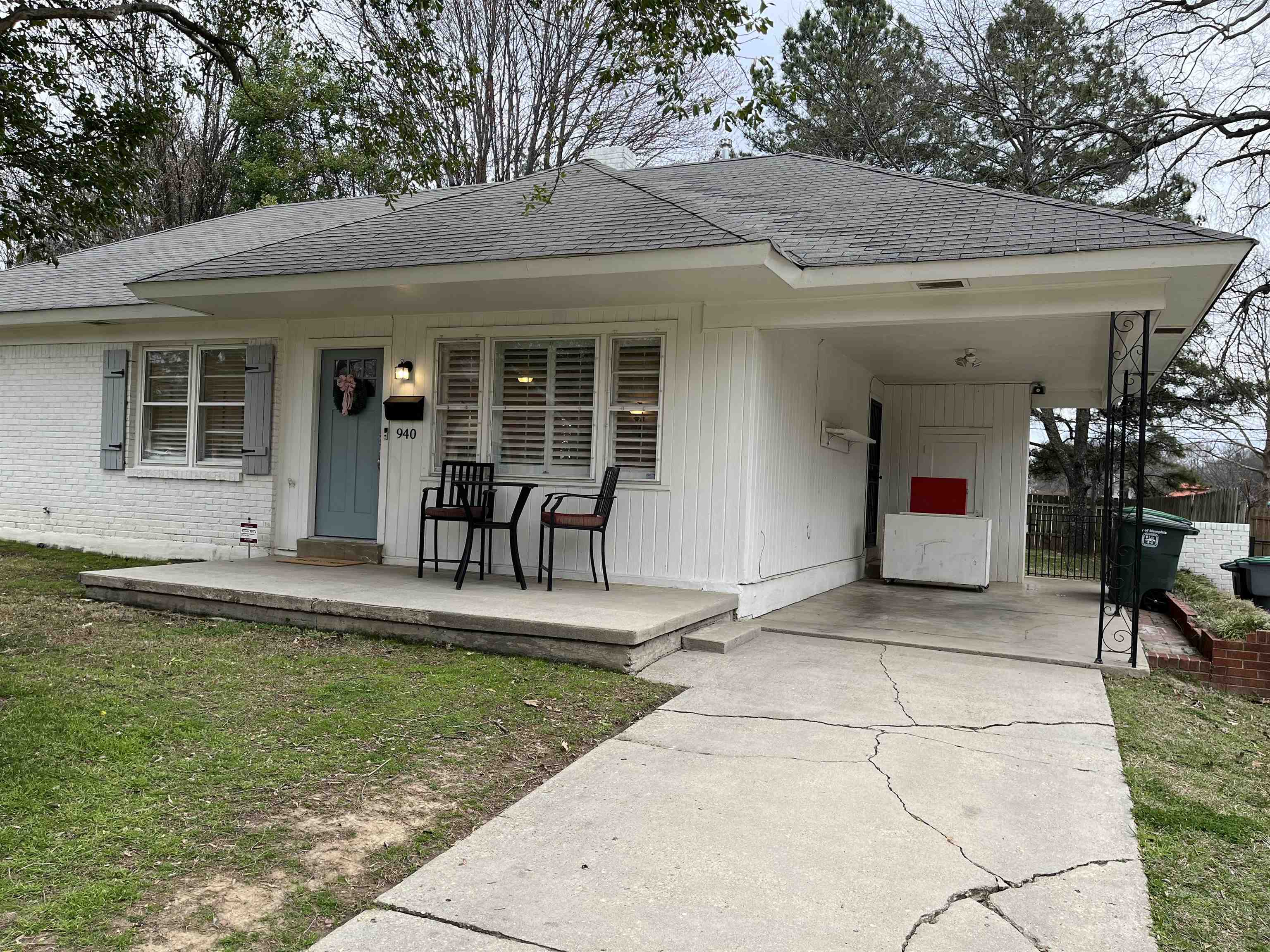 940 Ivy Road Memphis, TN 38117 - Photo 14 of 25 a view of house with swimming pool and furniture