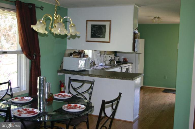11724 Pleasant Valley Road Smithsburg, MD 21783 - Photo 5 of 17 Kitchen/Dining Room